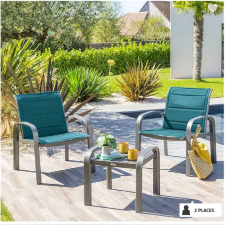 salon de jardin et terrasse décoratif pour deux ou quatre avec table basse